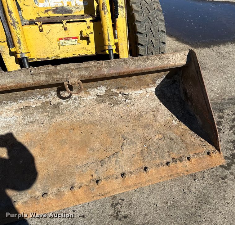 image for item DO3227 2007 Gehl 5640  skid steer loader