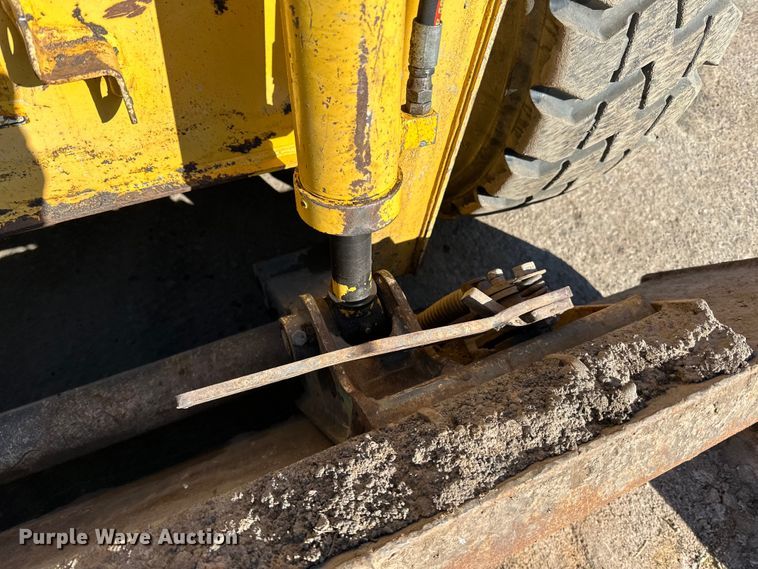 image for item DO3227 2007 Gehl 5640  skid steer loader