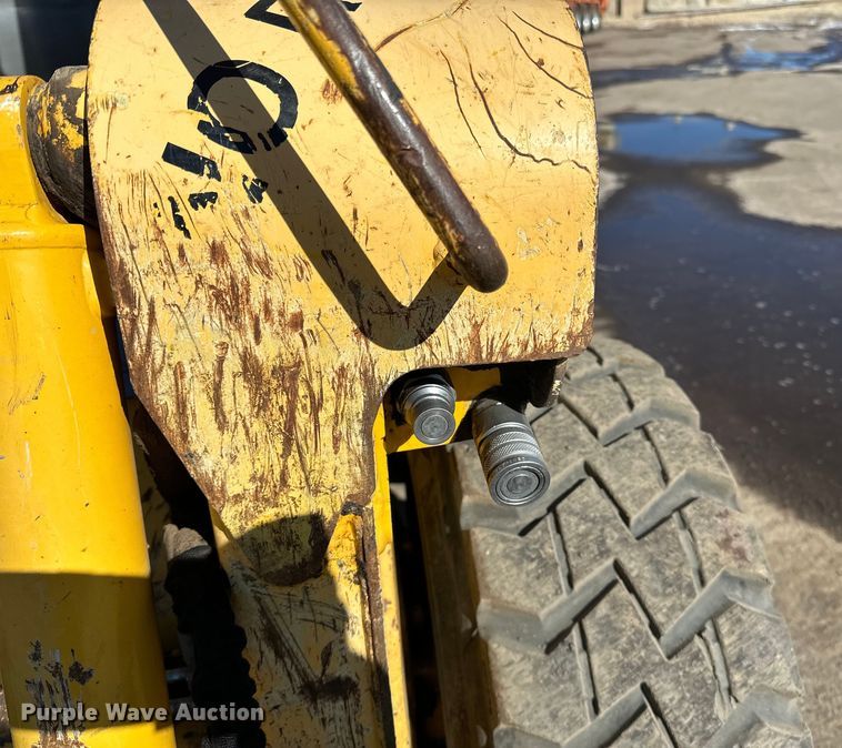 image for item DO3227 2007 Gehl 5640  skid steer loader