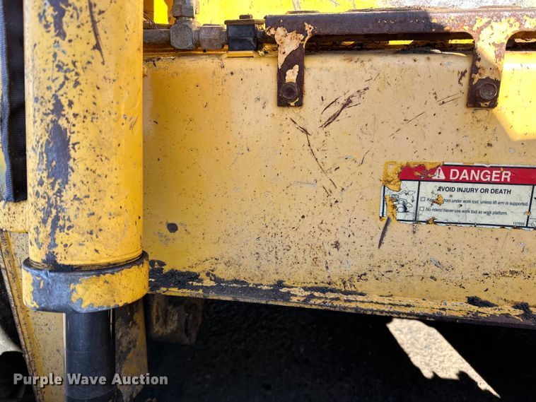 image for item DO3227 2007 Gehl 5640  skid steer loader