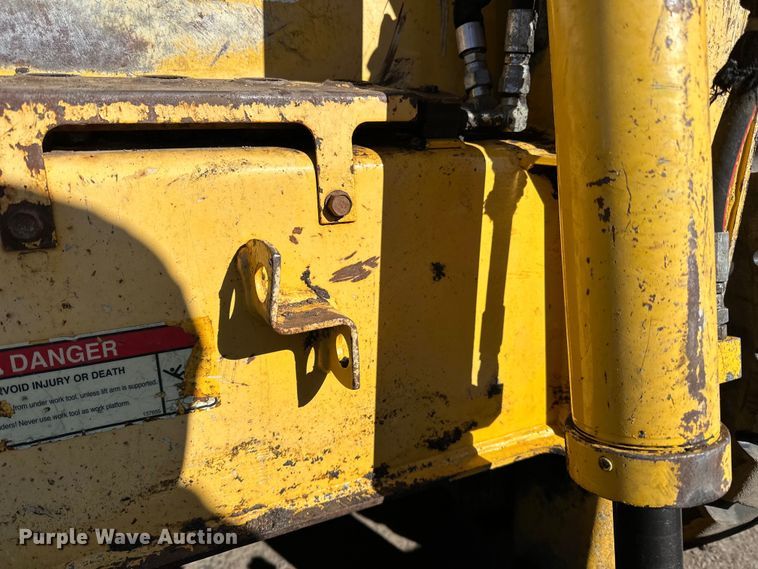 image for item DO3227 2007 Gehl 5640  skid steer loader