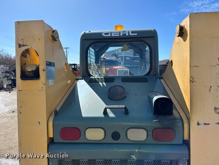 image for item DO3227 2007 Gehl 5640  skid steer loader