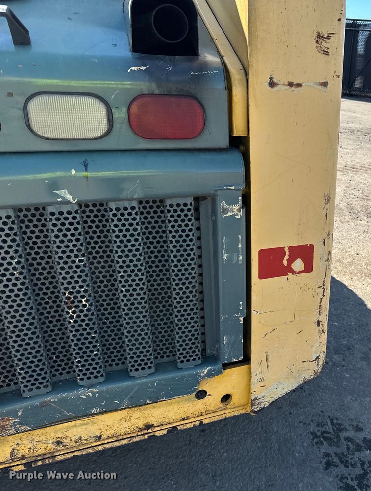 image for item DO3227 2007 Gehl 5640  skid steer loader