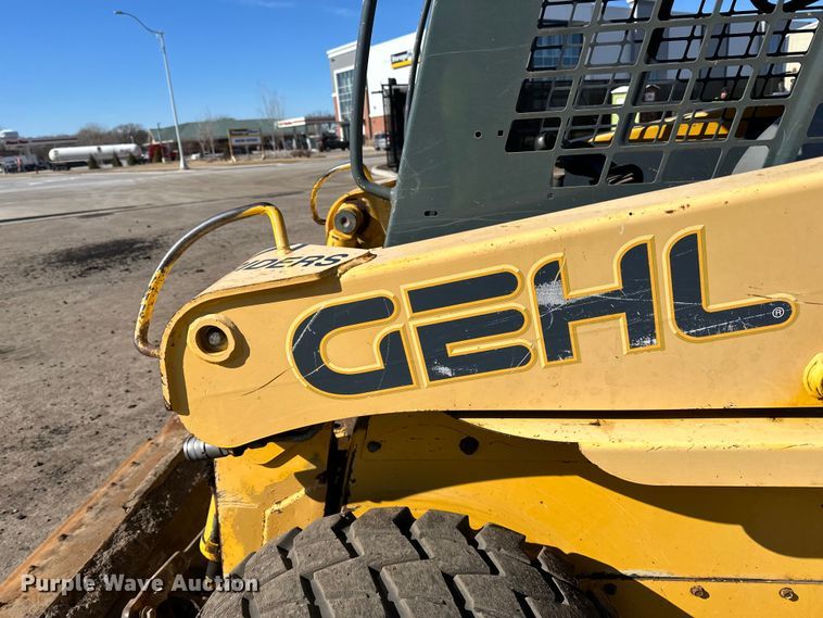 image for item DO3227 2007 Gehl 5640  skid steer loader