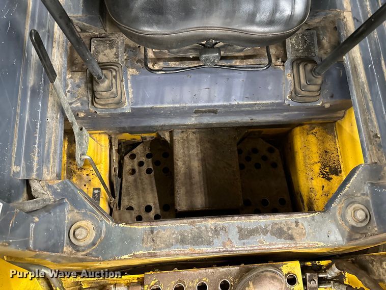 image for item DO3227 2007 Gehl 5640  skid steer loader