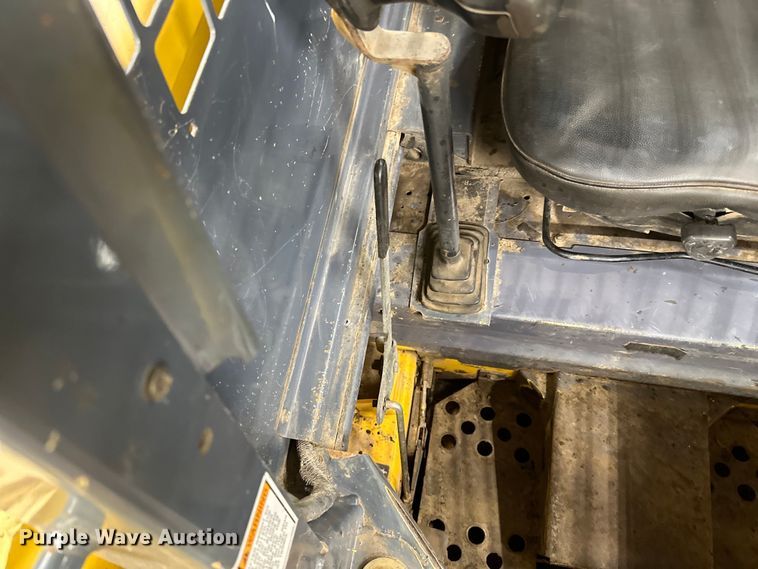 image for item DO3227 2007 Gehl 5640  skid steer loader