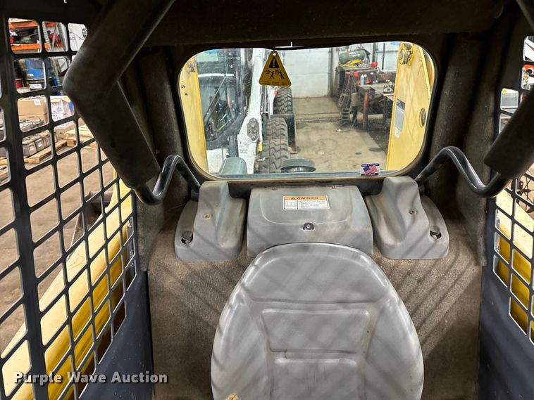 image for item DO3227 2007 Gehl 5640  skid steer loader