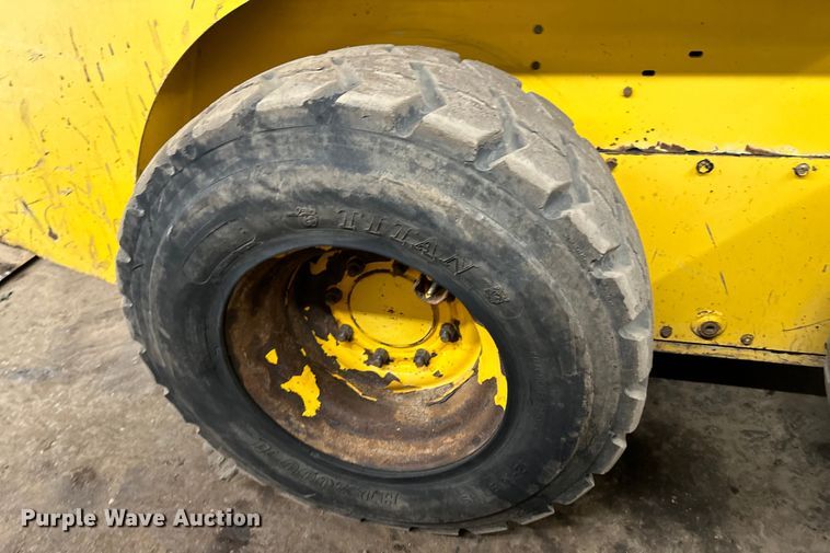 image for item DO3227 2007 Gehl 5640  skid steer loader