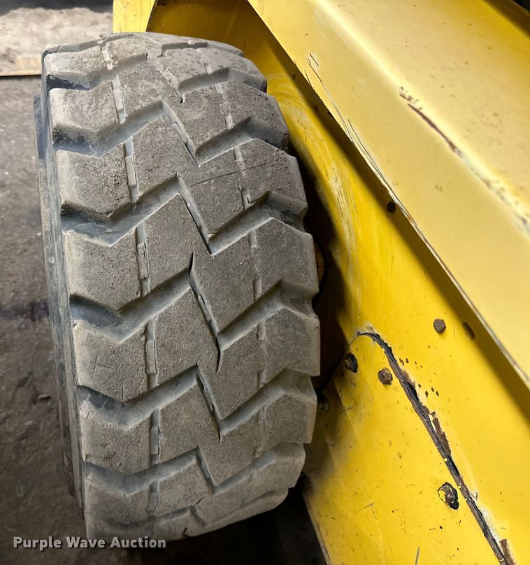 image for item DO3227 2007 Gehl 5640  skid steer loader