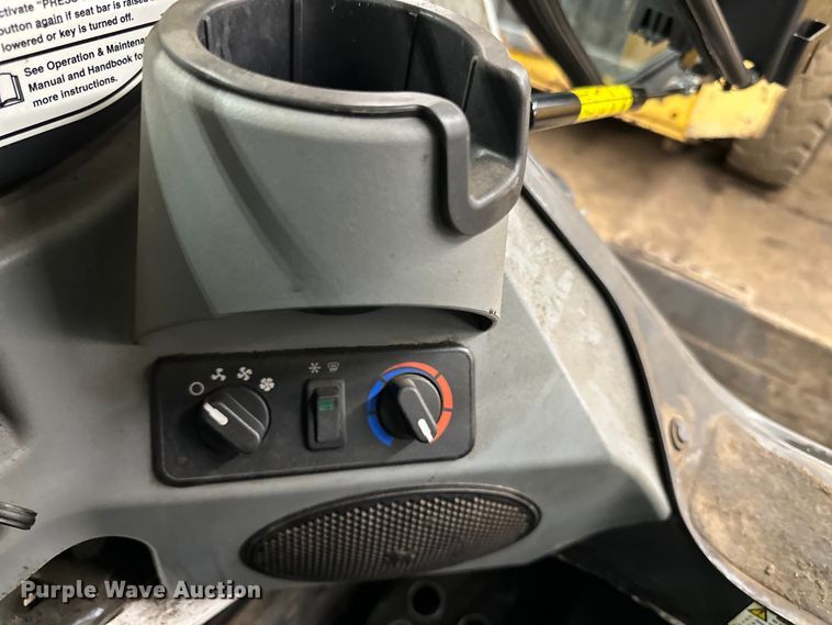 image for item DO3230 2022 Bobcat S770 skid steer loader