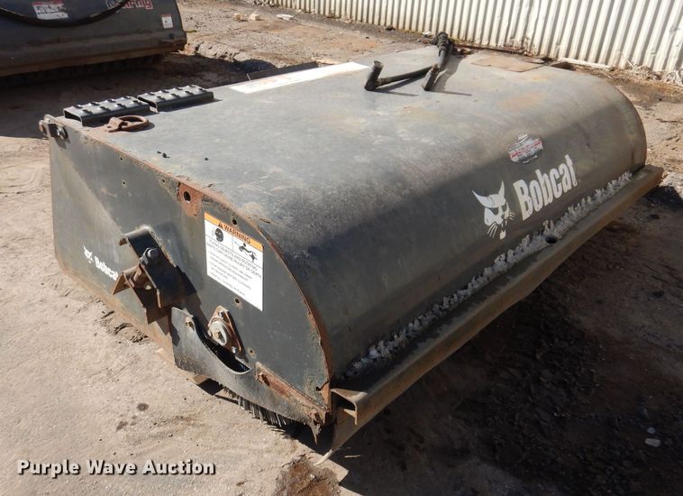 image for item DO3234 2017 Bobcat 72 Sweeper skid steer sweeper