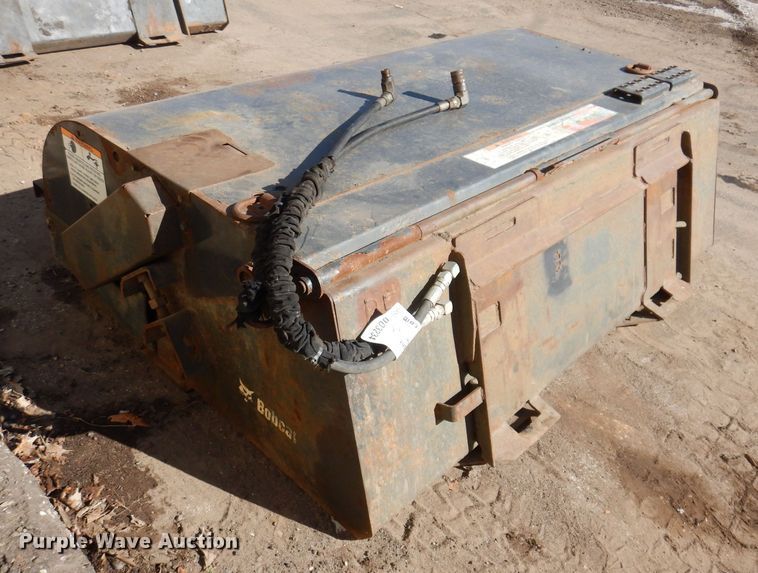 image for item DO3234 2017 Bobcat 72 Sweeper skid steer sweeper