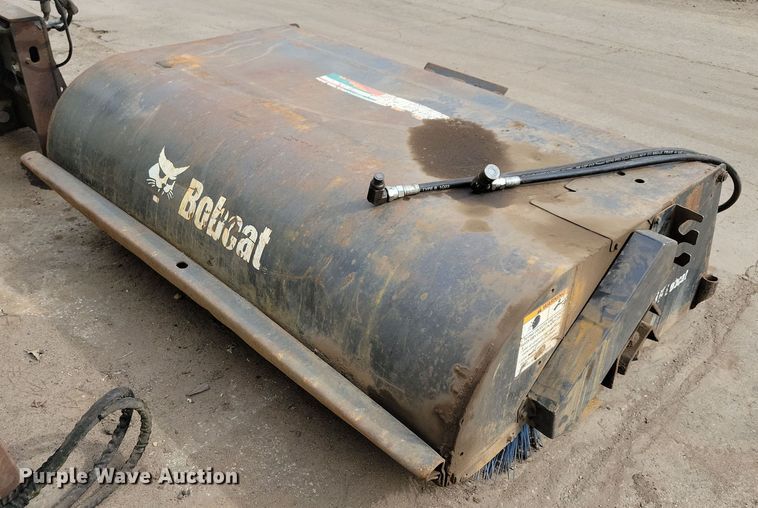 image for item DO3238 2012 Bobcat 72 Sweeper skid steer sweeper