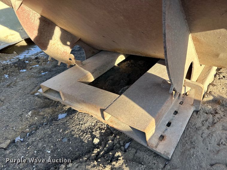 image for item DO3243 Dumping hopper