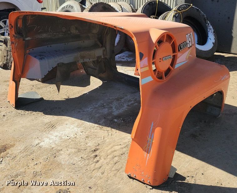 image for item DO3249 Ford  L9000 hood