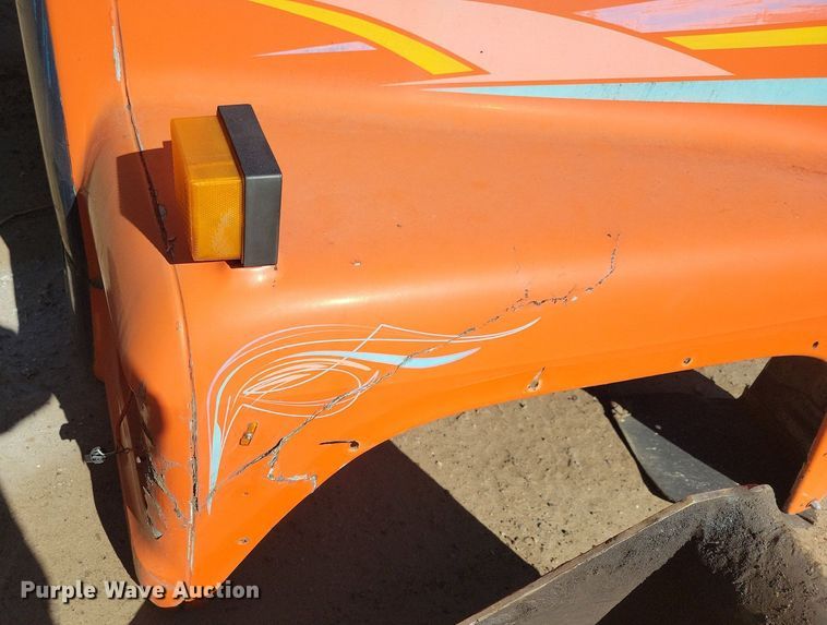 image for item DO3249 Ford  L9000 hood