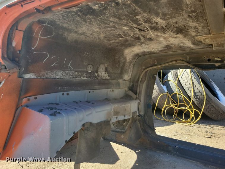 image for item DO3249 Ford  L9000 hood