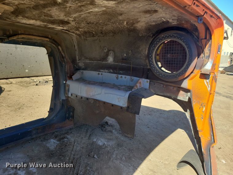 image for item DO3249 Ford  L9000 hood