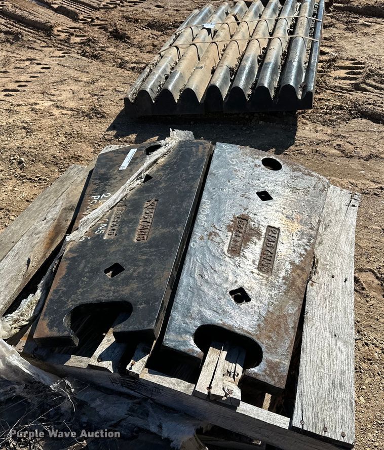 image for item DO3255 Crusher parts