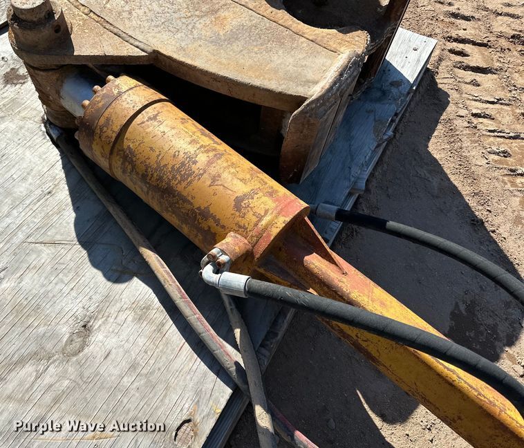 image for item DO3258 SEC concrete crusher