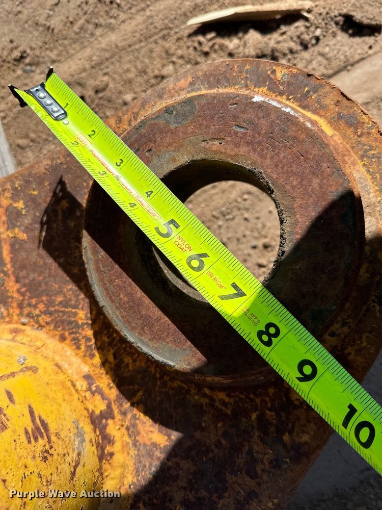 image for item DO3258 SEC concrete crusher