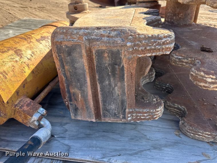 image for item DO3258 SEC concrete crusher