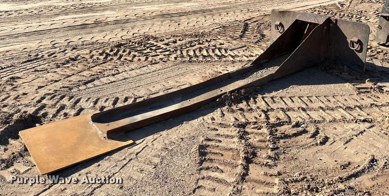 image for item DO3261 Skid steer spoon scraper