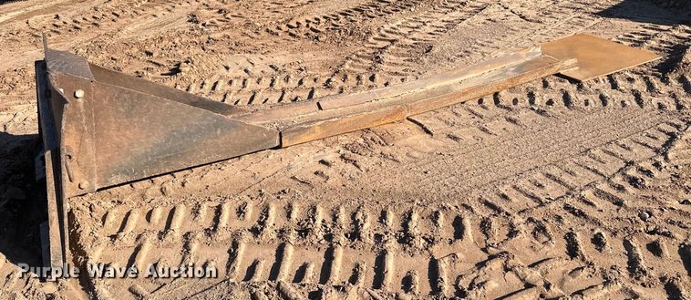 image for item DO3261 Skid steer spoon scraper