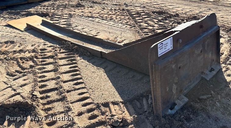 image for item DO3261 Skid steer spoon scraper