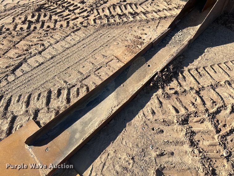 image for item DO3261 Skid steer spoon scraper