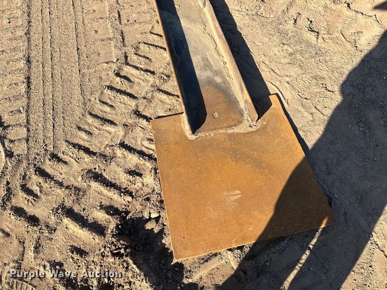 image for item DO3261 Skid steer spoon scraper