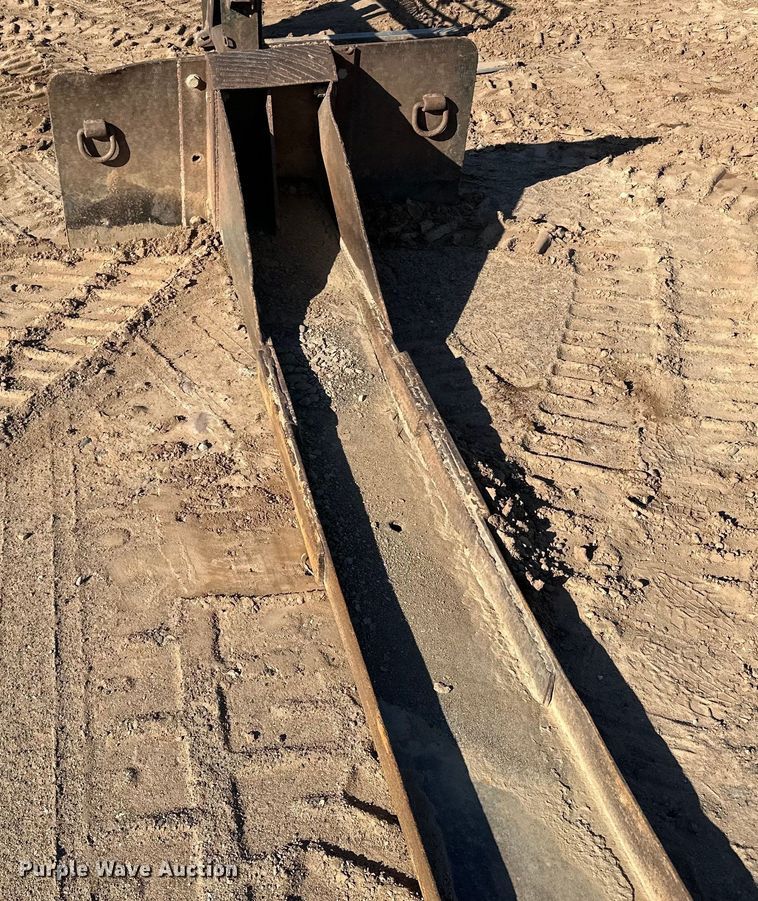 image for item DO3261 Skid steer spoon scraper