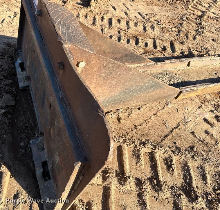 image for item DO3261 Skid steer spoon scraper