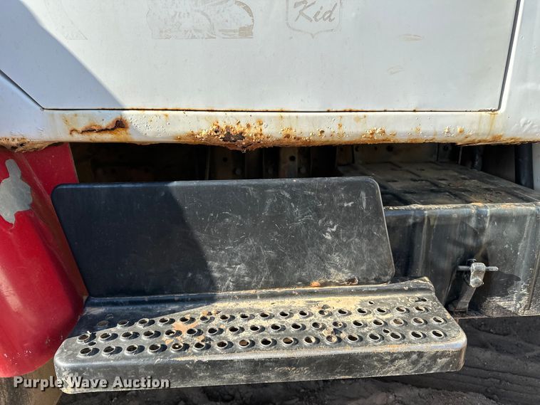 image for item DO3263 1979 International  1854 fuel truck