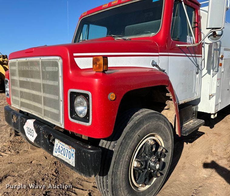 image for item DO3263 1979 International  1854 fuel truck