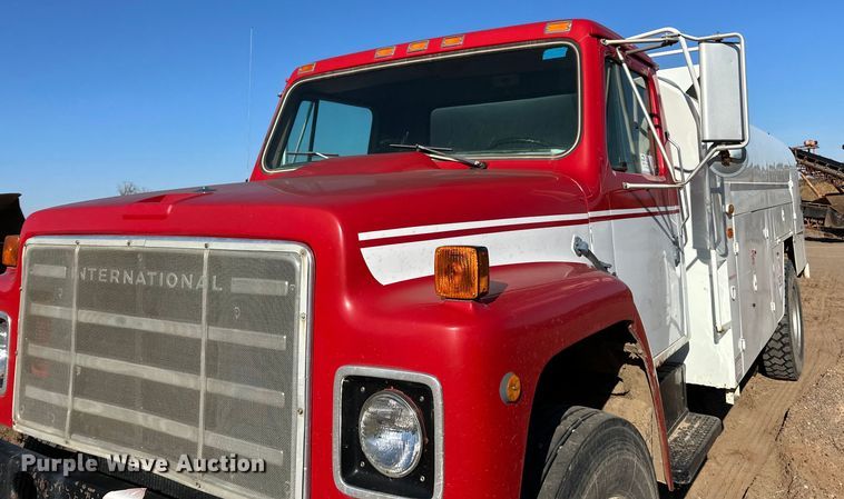 image for item DO3263 1979 International  1854 fuel truck