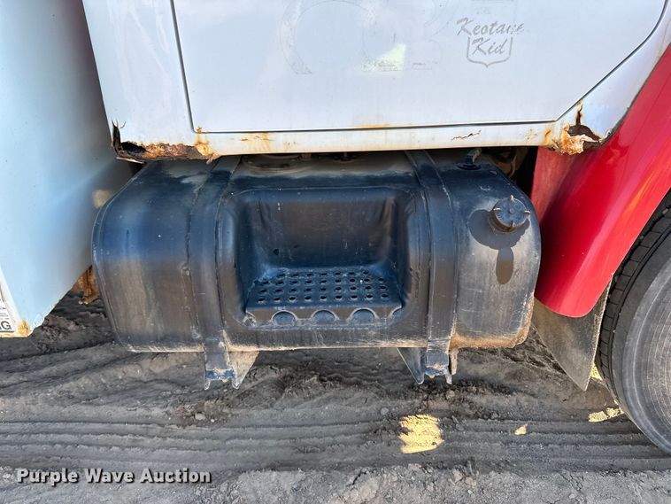 image for item DO3263 1979 International  1854 fuel truck