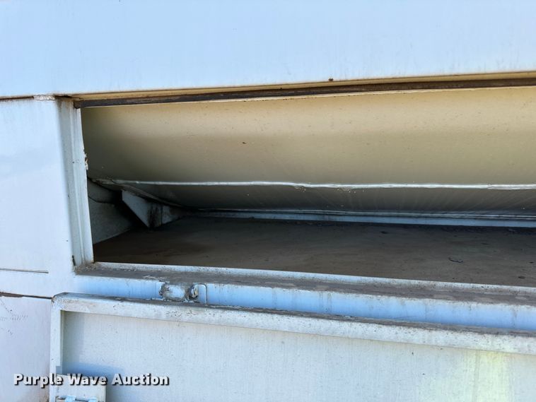 image for item DO3263 1979 International  1854 fuel truck