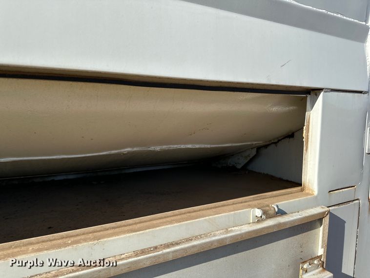 image for item DO3263 1979 International  1854 fuel truck