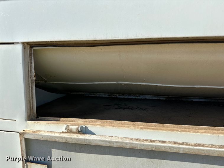 image for item DO3263 1979 International  1854 fuel truck