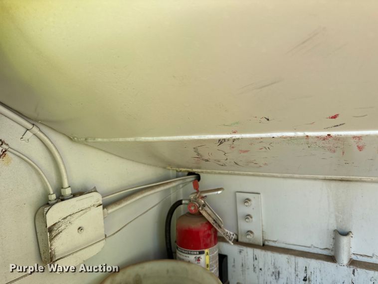 image for item DO3263 1979 International  1854 fuel truck