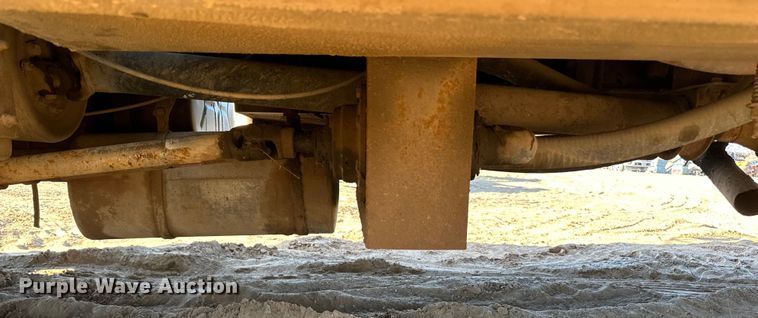 image for item DO3263 1979 International  1854 fuel truck