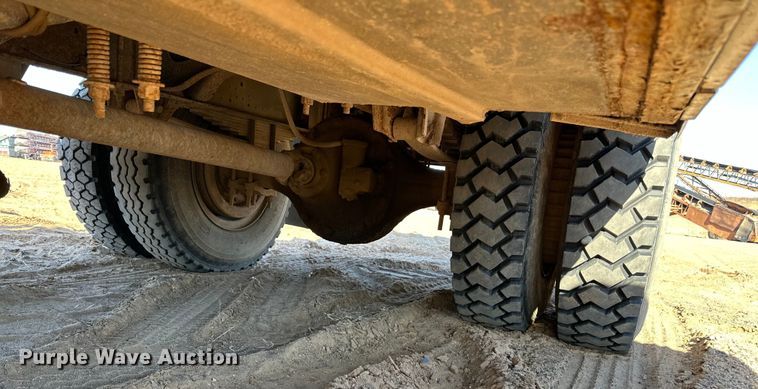 image for item DO3263 1979 International  1854 fuel truck