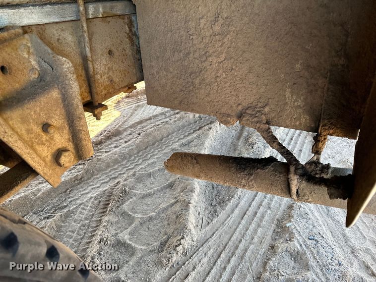 image for item DO3263 1979 International  1854 fuel truck