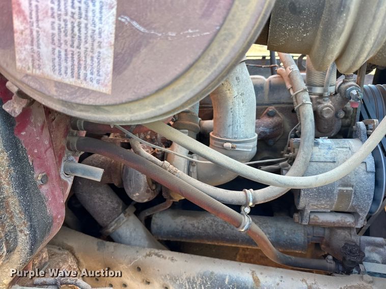 image for item DO3263 1979 International  1854 fuel truck