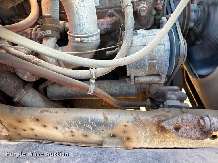 image for item DO3263 1979 International  1854 fuel truck