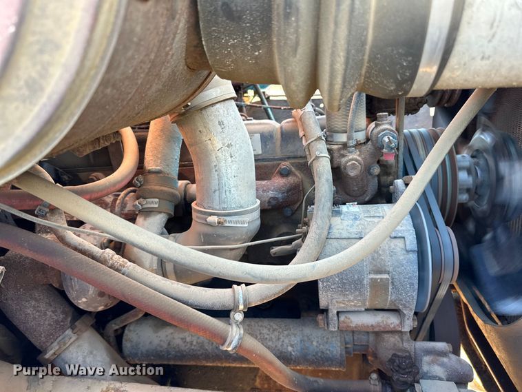 image for item DO3263 1979 International  1854 fuel truck