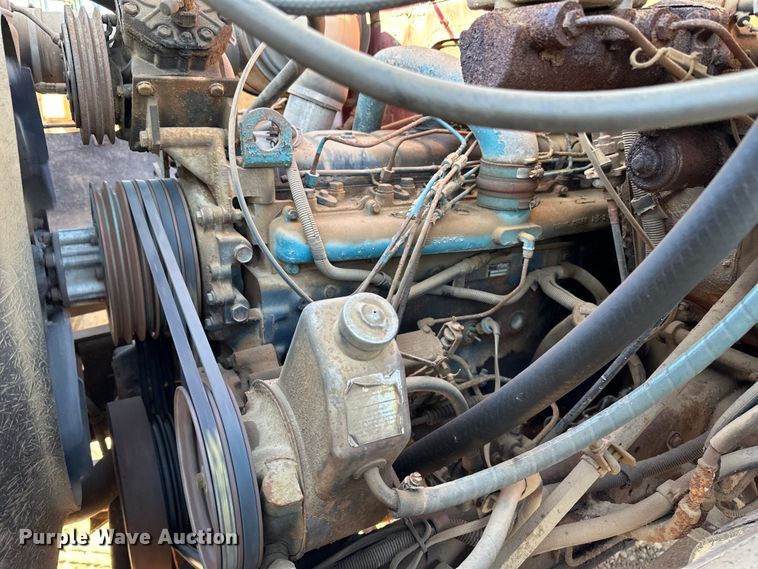 image for item DO3263 1979 International  1854 fuel truck