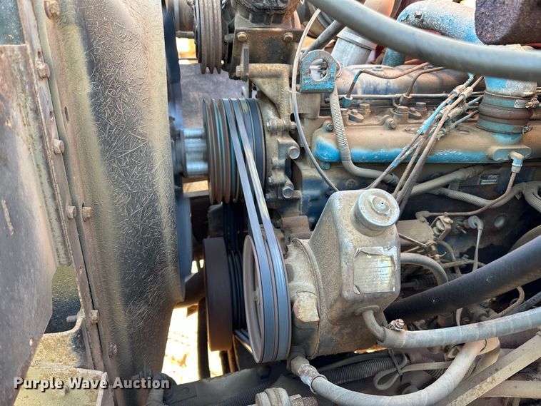 image for item DO3263 1979 International  1854 fuel truck