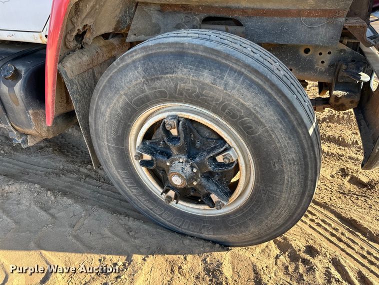 image for item DO3263 1979 International  1854 fuel truck